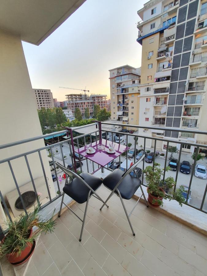 Cozy 1 Bedroom Apartment Near Parks, Cafes & Restaurants Тирана Экстерьер фото